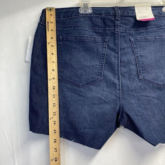 Style & Co Mid-Rise Tummy Control Stretch Short Woman Sz 16WP Blue New Boot Leg - Picture 6 of 12